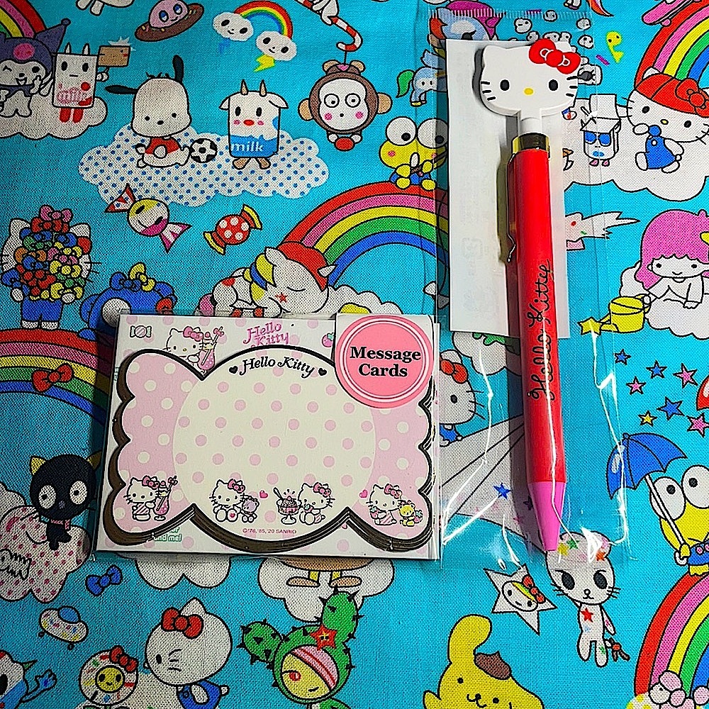 Hello Kitty message cards with Pen!